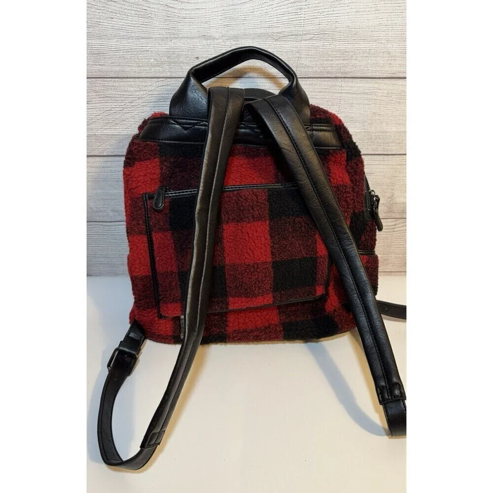 Jen & Co. HATTIE Sherpa Guitar Backpack In Red Black